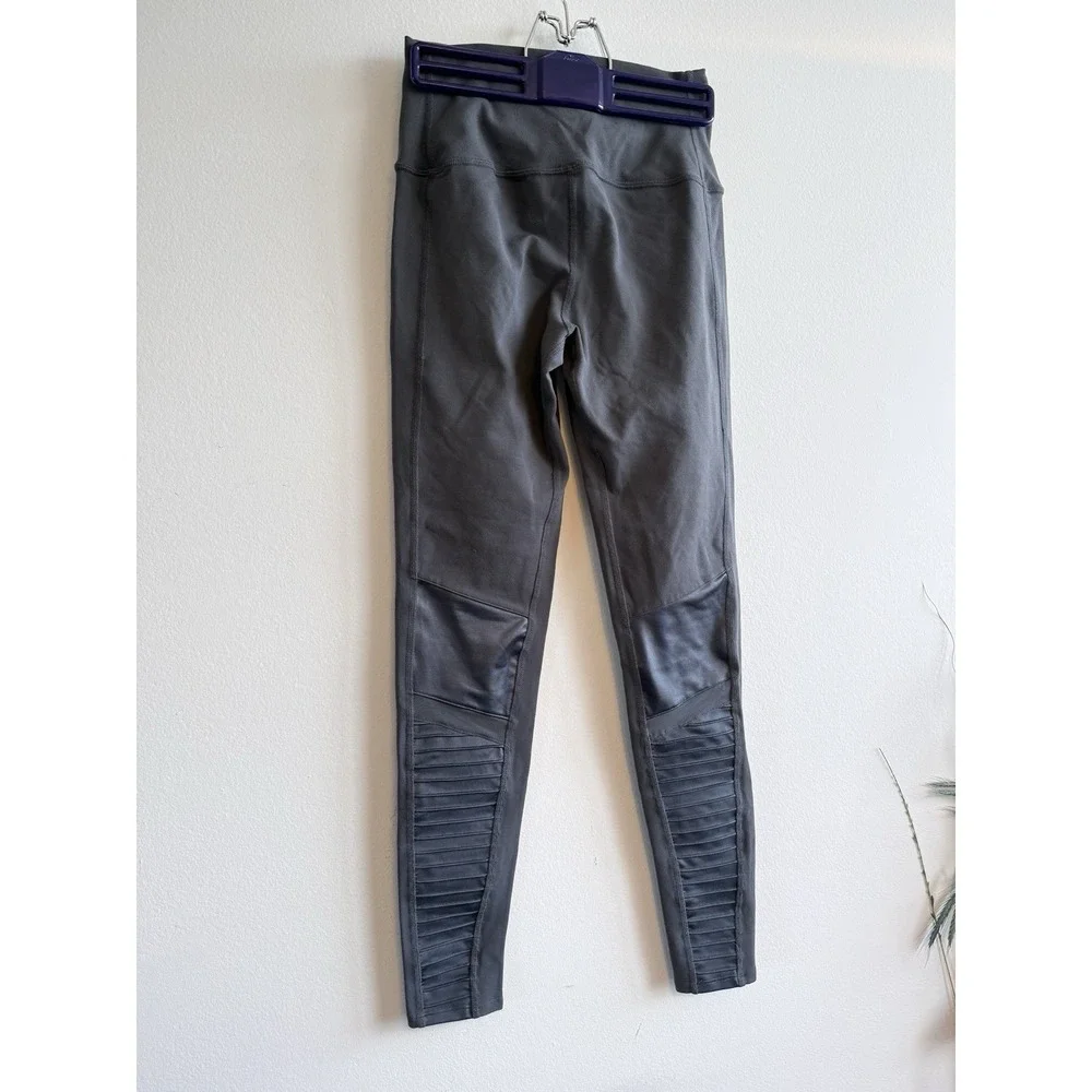 ALO Yoga Moto High Waist Leggings M Gray Athletic Workout Gym‎ Activewear